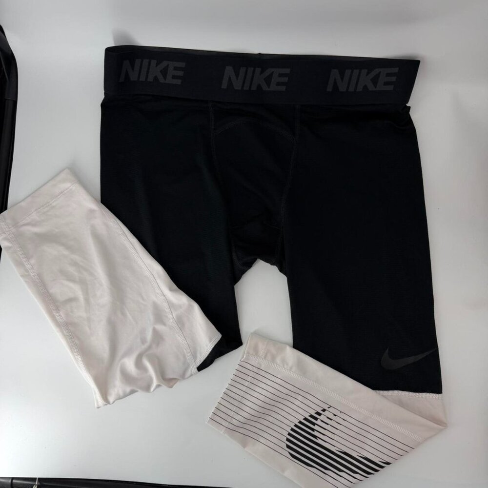 Nike Pro Dri-FIT Men’s 3/4 Lightweight Workout Tights Black/White Large